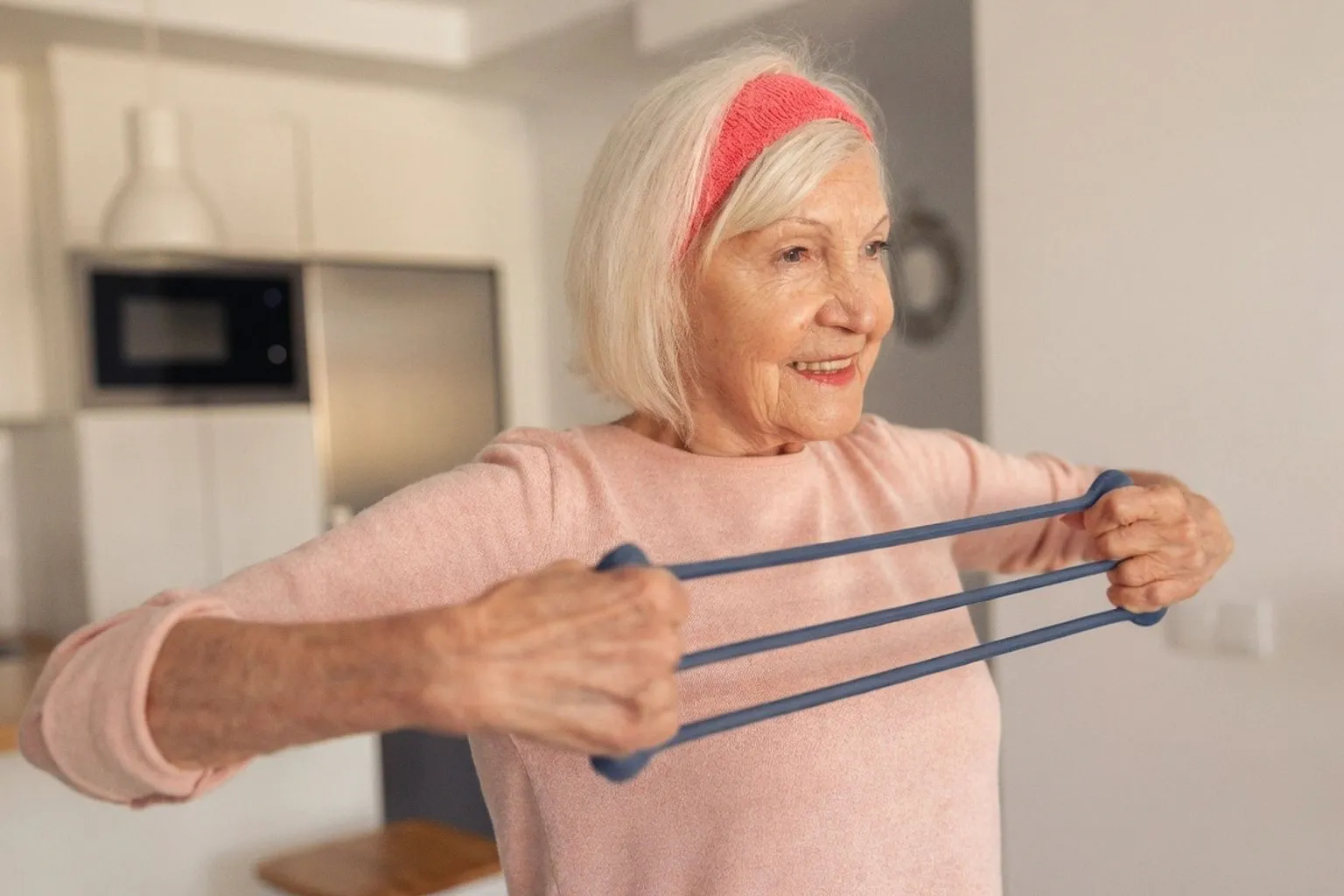 Musculation après 60 ans : faut-il croire à la promesse du coach Álvaro Puche ?